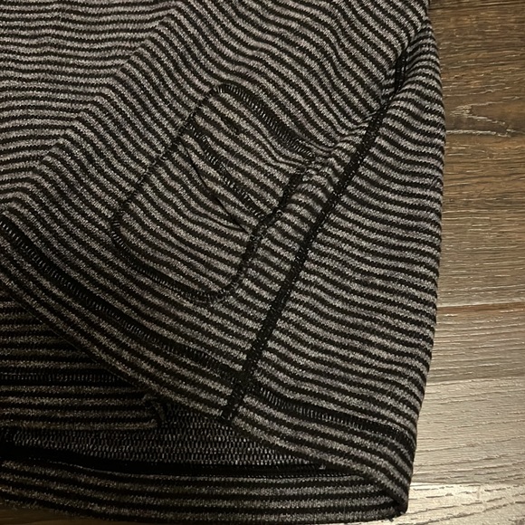 LULULEMON Run Turn Around Long Sleeve 8 - Picture 5 of 6